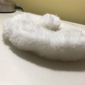 Girls White Fluffy Beret